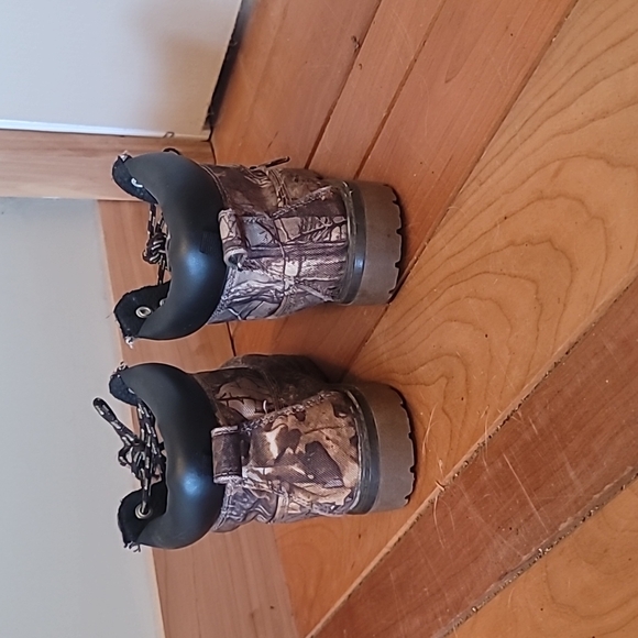 Faded Glory camoflauge boots size 3 youth - Picture 4 of 6